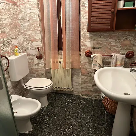 D'amare Marina Di كارارا